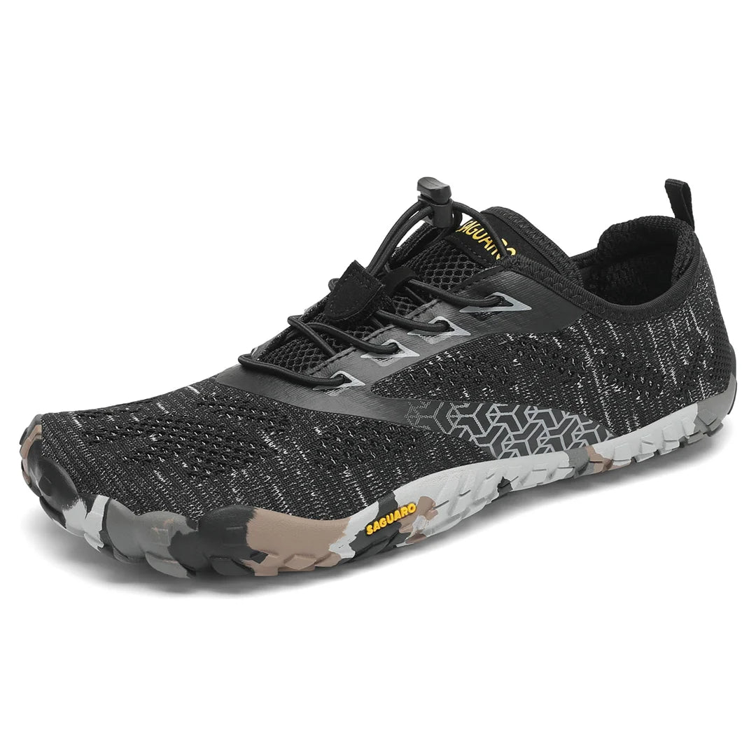 Zapatilla barefoot Saguaro Smart II negra vista diagonal.