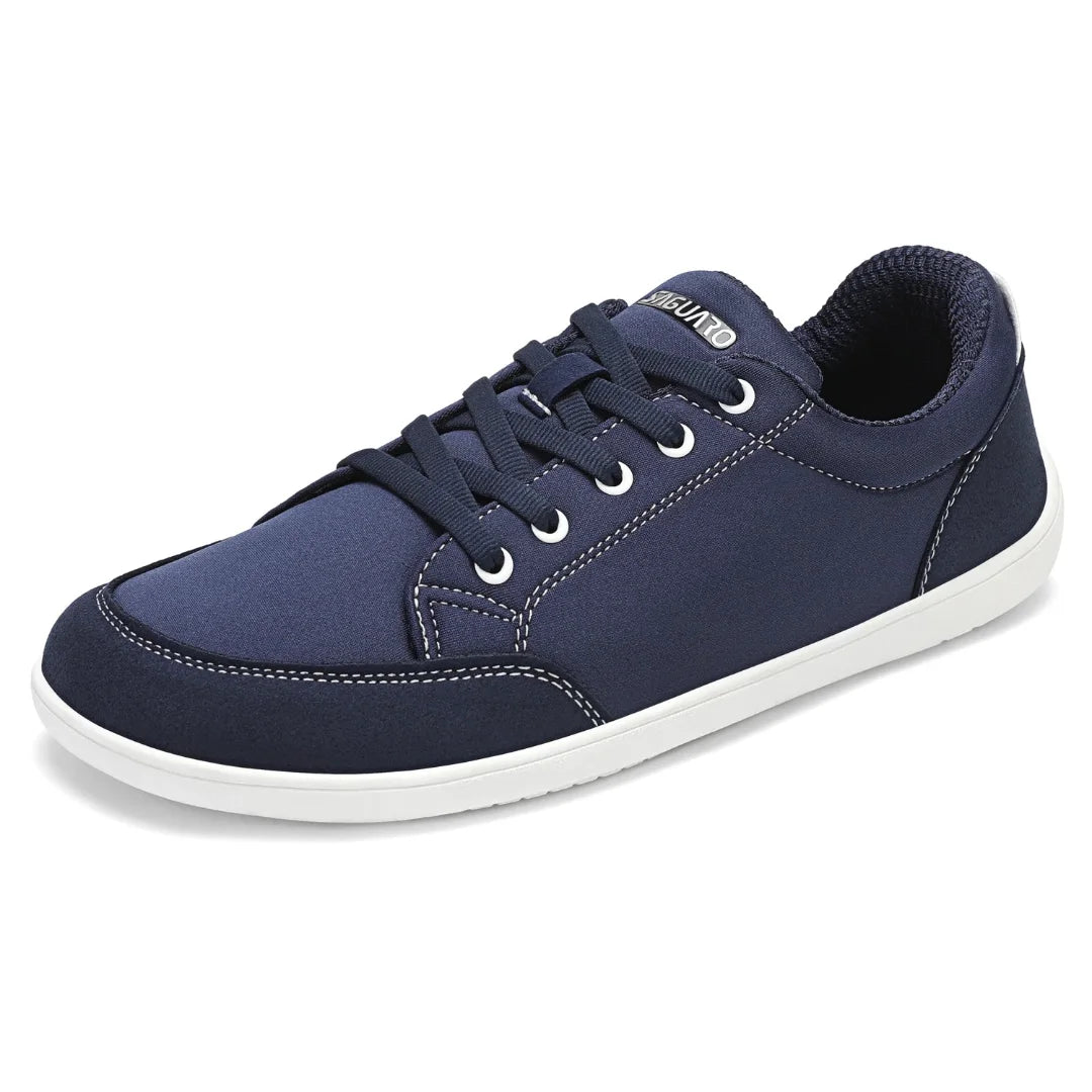Zapatilla barefoot Saguaro Stellar II azul vista diagonal mostrando diseño urbano cómodo.