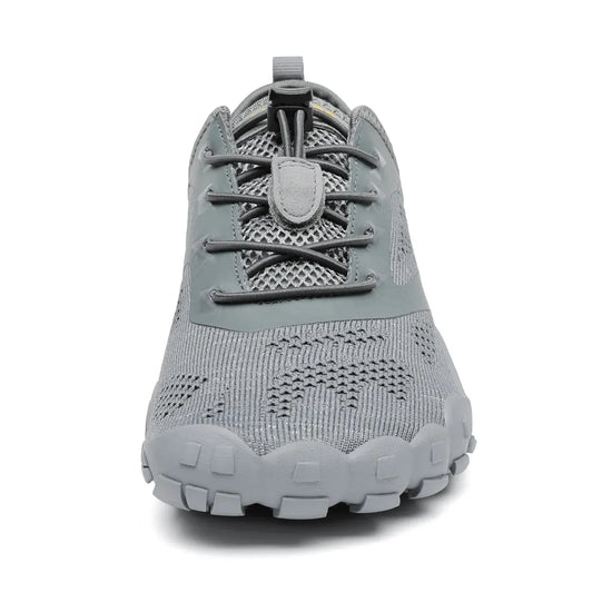Zapatillas Smart I grises vista frontal destacando puntera ancha ergonómica.