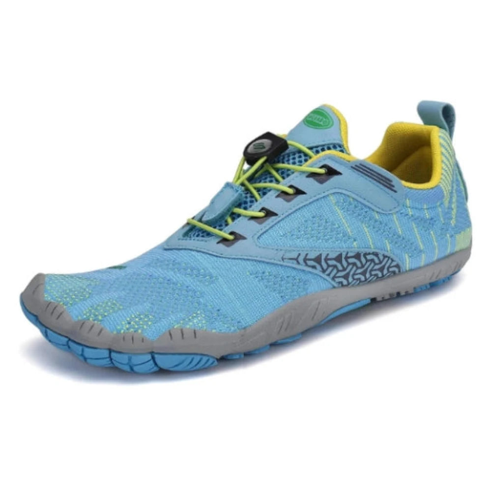 Zapatilla minimalista azul, ligera y flexible para correr.
