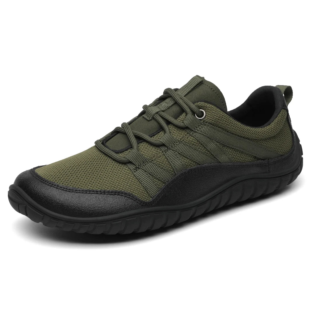 Zapatilla barefoot outdoor Saguaro verde, suela tacos y puntera ancha.