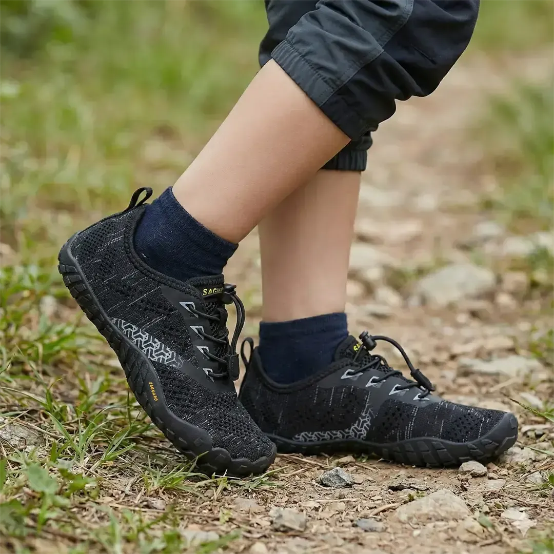files/zapatillas-barefoot-saguaro-kids-smart-i-negro-usabilidad.webp