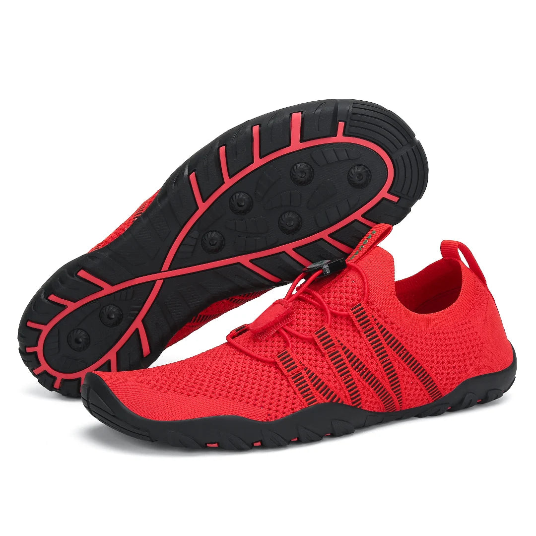 Par de zapatillas mujer para playa con suela de caucho flexible y drenaje rápido.