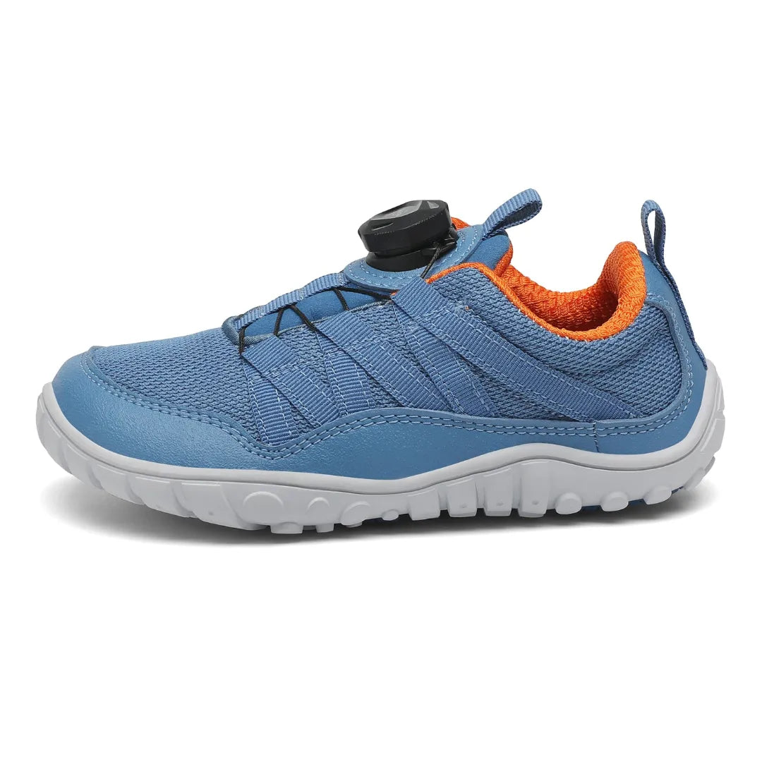 Zapatillas outdoor infantiles Saguaro Forestep I azul, calzado respetuoso con suela de drop cero para exploración.